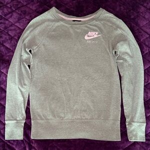 Nike women’s Green Sweatshirt with white Logo